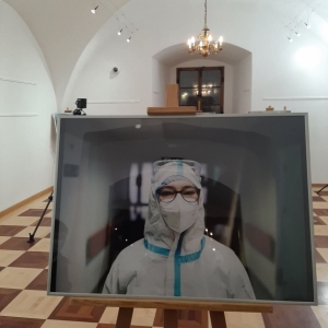Wernisaż wystawy fotografii reportażowej pt. „NURSES ON THE FRONT LINE”